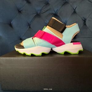 NIB Sorel Ocean Surf Kinetic Impact Sandals. Womens size 10.5